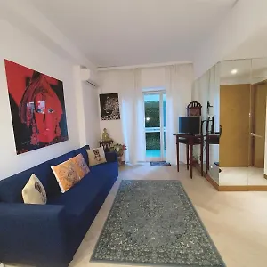 In Mc Center, 5min Walk To Casino & The Port And 1min From Underground Train Station Apartamento
